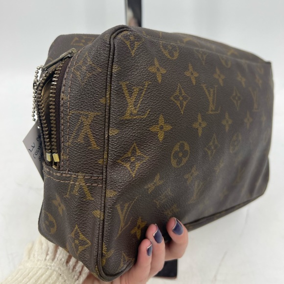 Louis Vuitton Pouch - Picture 4 of 12